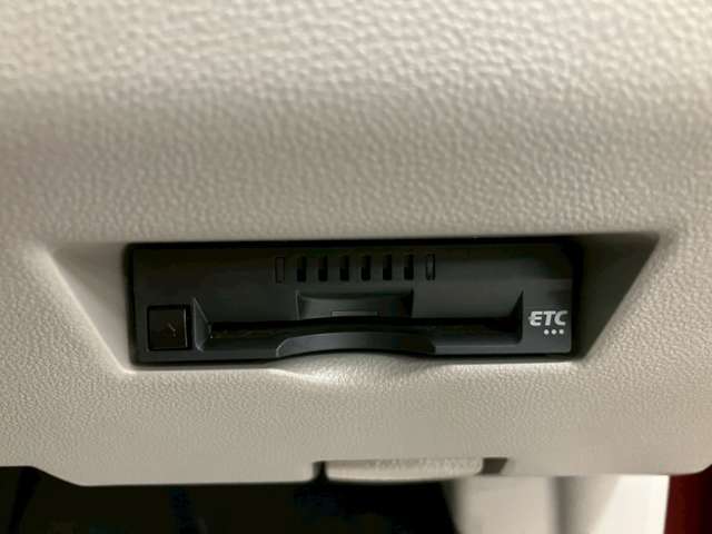 弊社全車両プロの査定士による査定・鑑定書付きで御座います。また、修復歴車などの取り扱いは1台もございませんのでご安心くださいませ！　【無料通話0078-6003-346608】