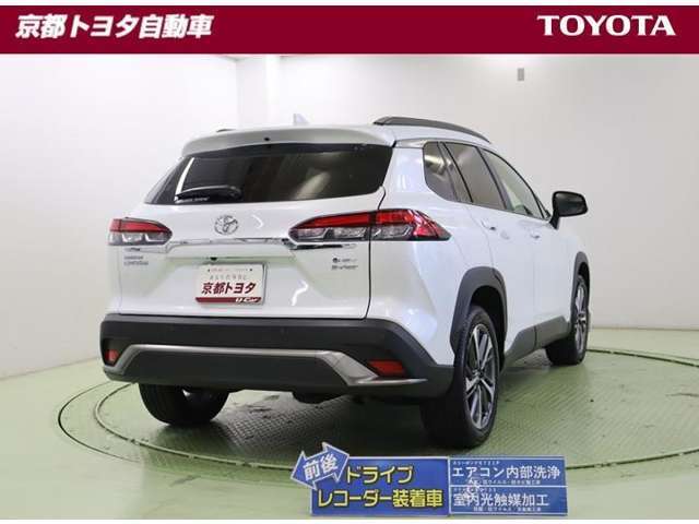 駐車時などの衝突の回避や軽減を図る駐車支援システム【PKSB】で安心をサポート、道路標識をディスプレイ確認できる【ロードサインアシスト】で見落とし防止をサポートします。