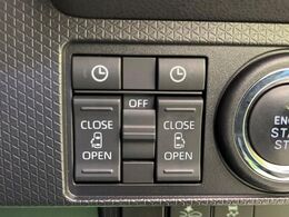 【両側パワースライドドア】スマートキーや運転席のスイッチで後席両側スライドドアの開閉が可能♪電動だから力を入れてドアを開ける必要が無く、小さなお子様でも簡単に開け閉めでき快適です♪