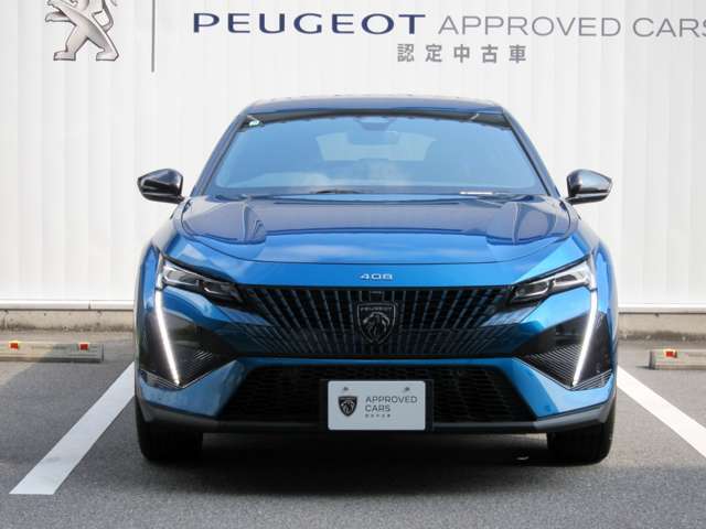 新しいエンブレムが象徴する大胆で躍動的なデザイン
