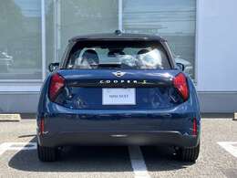 安心のネットワーク。全国148カ所（2025年2月現在）のMINI正規ディーラーのサービスセンターで整備・保証修理を受けることができます。