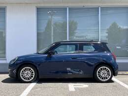 MINI NEXT2年間走行距離無制限保証、安心もMINIクオリティ。MINIを熟知したメカニックによる100項目の納車前点検。交換基準に達した部品があれば、MINI純正部品だけを使用し整備した後にお引渡しします。