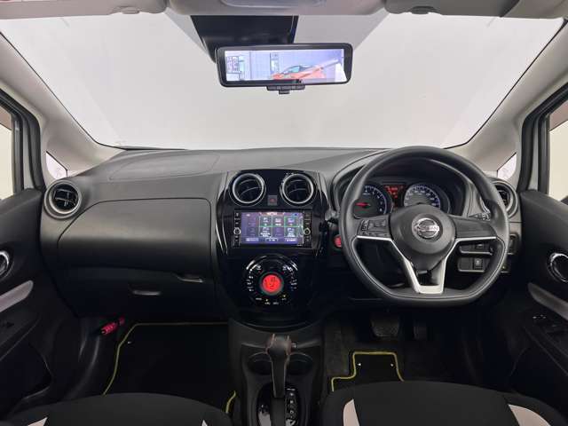 車内はルームクリーニングを実施済みです！綺麗な状態ですので、お気軽にご来店くださいね！