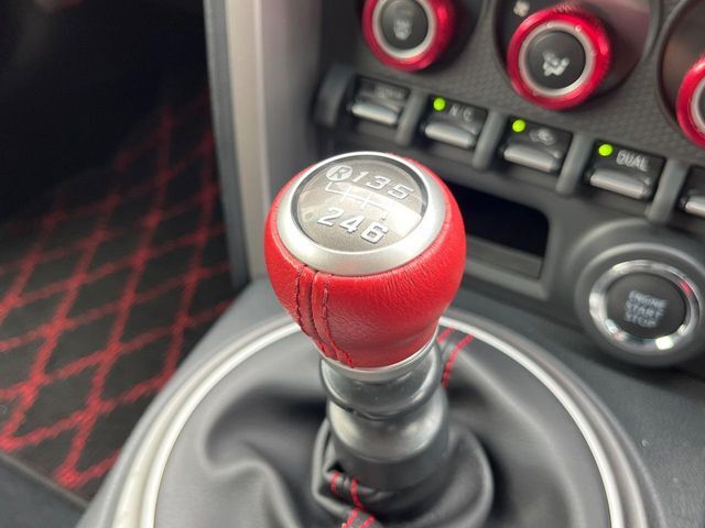 【フロア6速MT】走りの6速MT！！スポーティーな走行をお楽しみいただけます♪