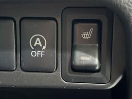【シートヒーター】寒い日に重宝するシートヒーター！エアコンより早く温まってくれるので寒がりの人も安心ですね♪エアコンの温風は乾燥するから苦手、という方にもをおすすめです。