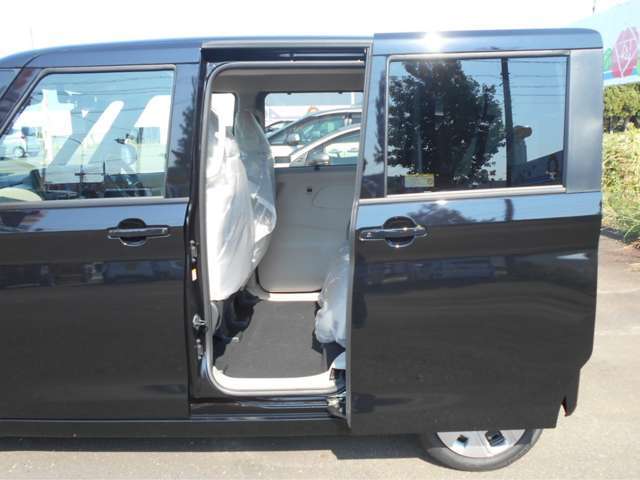 左側ハンズフリーパワースライドドア