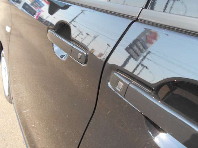 便利なスマートキー！ 助手席側のボタンでも施錠・解錠出来ます！