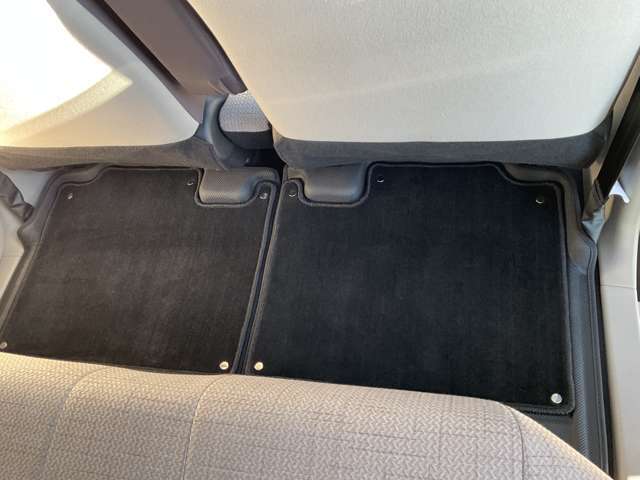 純正フロアマット