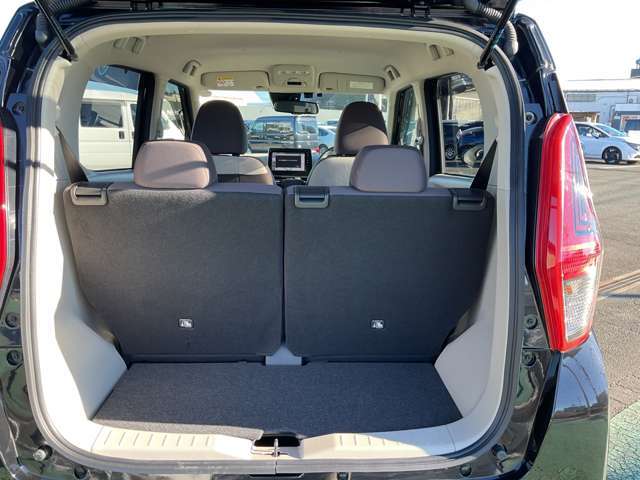 トランクには荷物もたくさん載せれます。