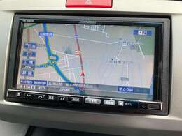 ALPINEナビが装備されております♪画面もクリアで見やすく運転中も確認しやすいです♪Bluetoothやフルセグもご利用可能です♪