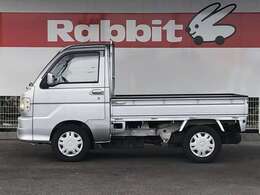 駐車場完備してございます！また店内明るい商談ルームで気軽に話しましょう！キッズコーナーも完備♪