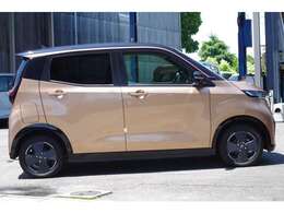 JAAA（日本自動車鑑定協会）発行による鑑定書つきで安心です。これまでの販売店が独自に行ってきたものとは異なり、第三者が鑑定結果を付けることで、より信頼を高めるものです。