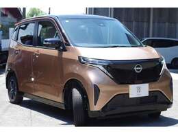 年式相応ですが、納車時にはできる限りキレイに納車させていただきます。どうしても気になるところ等ありましたら、低価格にてお直しいたしますので、何なりとお申し付けください。
