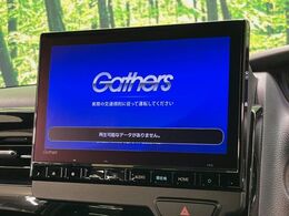 【純正ナビ】人気の純正ナビを装備しております。ナビの使いやすさはもちろん、オーディオ機能も充実！キャンプや旅行はもちろん、通勤や買い物など普段のドライブも楽しくなるはず♪