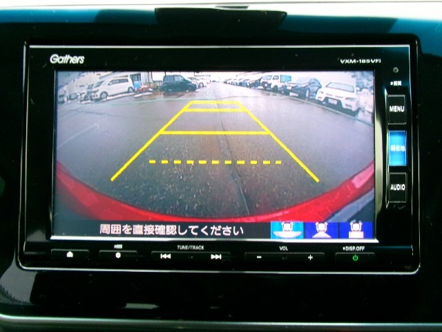 後方確認はバックカメラにお任せ♪後退時に便利で、駐車が楽になります♪