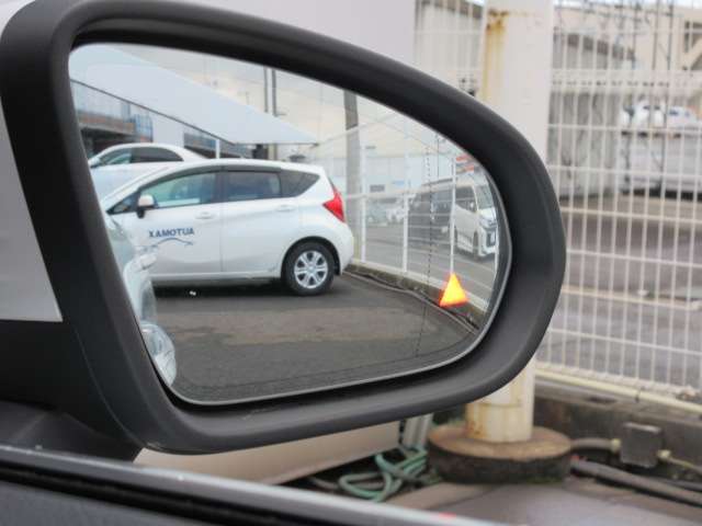 ◆ブラインドスポットモニター◆死角からの車両の接近をレーダー検知してくれます◆