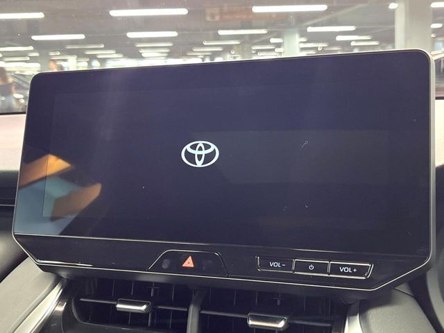 【12.3インチワイドナビ】高級感とインパクトのある大型ワイドナビを装備。各種オーディオ操作はもちろん、横長ワイド画面でのマップ2分割表示など、利便性も高いナビです♪