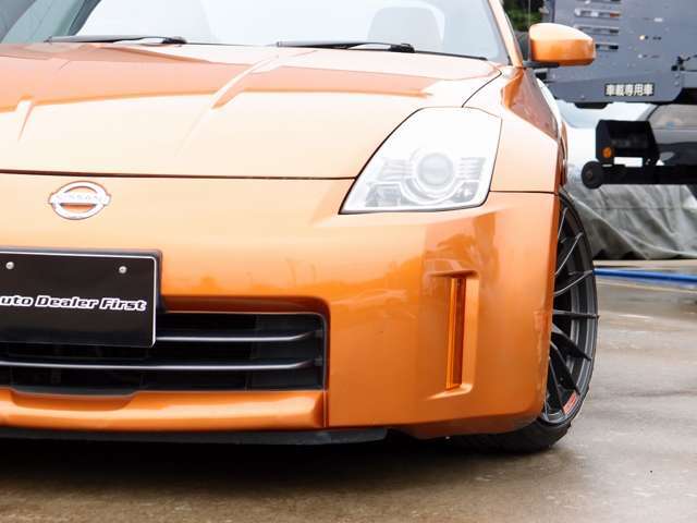 全国でも台数の少ないサンセットオレンジ外装色に茶革シートを装備したカスタムZの入庫！HKS車高調にENKEI製RS05RR18AW、トミーカイラマフラーなど多数の高額パーツを装備装備した一押しの車両