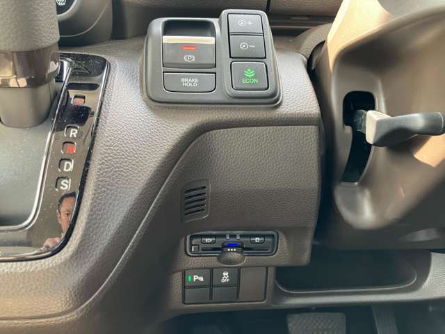最後まで当店の在庫車の写真を見て頂きありがとうございました！　ご不明な点やお気づきの点はお気軽に 0078-6002-905410  までお電話下さい！　皆様のご来店心よりお待ちしております！