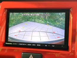 【バックカメラ】駐車時に後方がリアルタイム映像で確認できます。大型商業施設や立体駐車場での駐車時や、夜間のバック時に大活躍！運転スキルに関わらず、今や必須となった装備のひとつです！