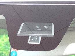 【スズキ　セーフティサポート】走行中に前方の車両等を認識し、衝突しそうな時は警報とブレーキで衝突回避と被害軽減をアシスト。より安全にドライブをお楽しみいただけます。