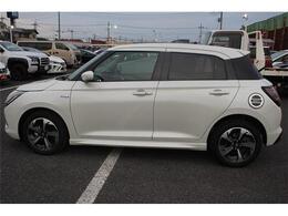 弊社はあいおいニッセイ同和損保代理店です。全営業社員が保険の募集人資格を取得しております。お気軽にご相談ください。