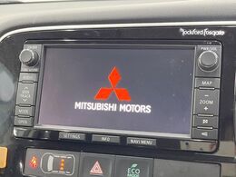 【純正ナビ】人気の純正ナビを装備しております。ナビの使いやすさはもちろん、オーディオ機能も充実！キャンプや旅行はもちろん、通勤や買い物など普段のドライブも楽しくなるはず♪