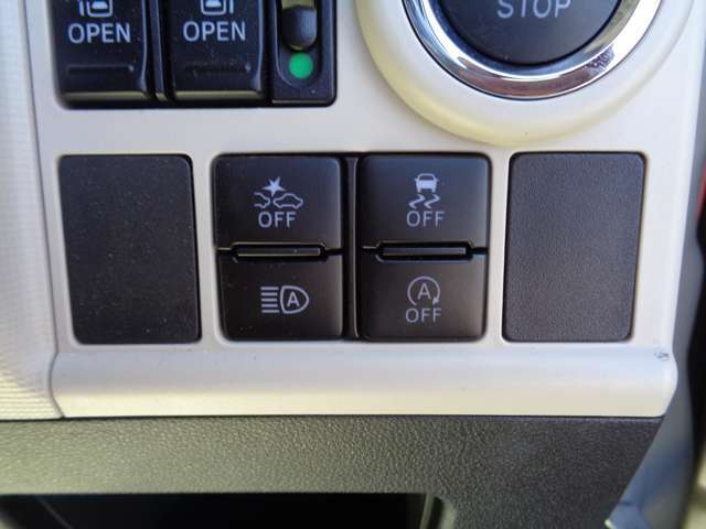 当社では1台1台のコメントに乗り出し【総額表示】を明記しております。諸費用はお客様から見えない部分なので不透明な諸費用を【総額表示】で明確にしてあります。是非乗り出しで比べてください！