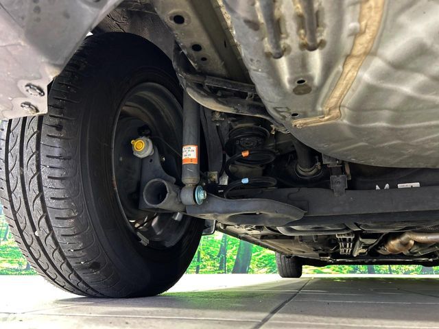 お車を安心してお乗りいただく為には、足回りの定期点検が欠かせません。サービスサポート（有償保証）では無料点検もご提供しており、安心のカーライフをお過ごしいただけるサポート体制が整っています。