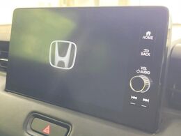 【メーカー純正ナビ】インテリアに溶け込むスタイリッシュな「専用設計」メーカーナビを装備♪視認性や操作性など基本性能にも優れ、より上質なカーライフをお楽しみいただけます。