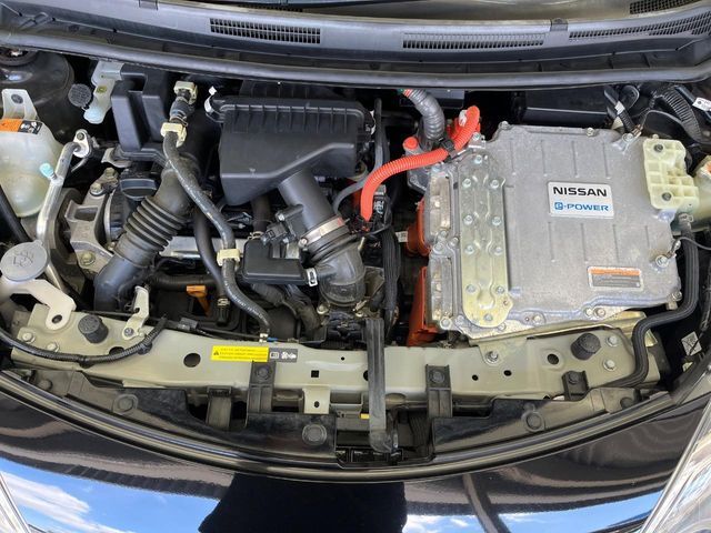 親切・丁寧な専門メカニックスタッフが応対！・車検・点検整備・事故等の修理などアフターサービスも安心。お車のカスタマイズもネクステージのサービススタッフまでご相談ください！