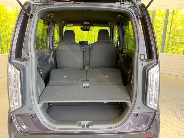 普段のお買い物や通勤、送迎等に十分な荷室スペースを確保しております。セカンドシートを倒すと、大きな荷物の積載も可能です♪