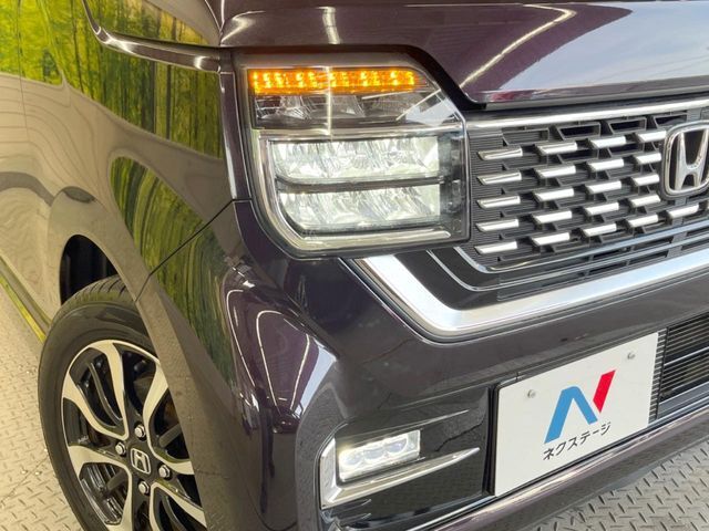 【LEDヘッドライト】悪天候や夜間走行時も良好な視界を確保し安心して運転できる高輝度LEDヘッドライトを装備！点灯速度が早く、消費電力も抑えられています。