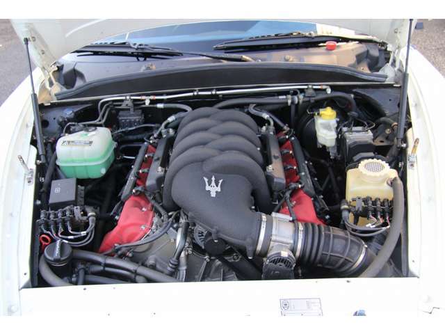 オイル漏れも無くエンジンも快調です。メーカー出荷時にECUチューンを行い、413hp（カタログ値）までパワーアップされています。