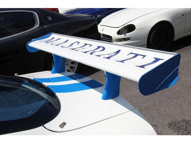 ロゴもメーカー出荷時のオリジナルのままです。