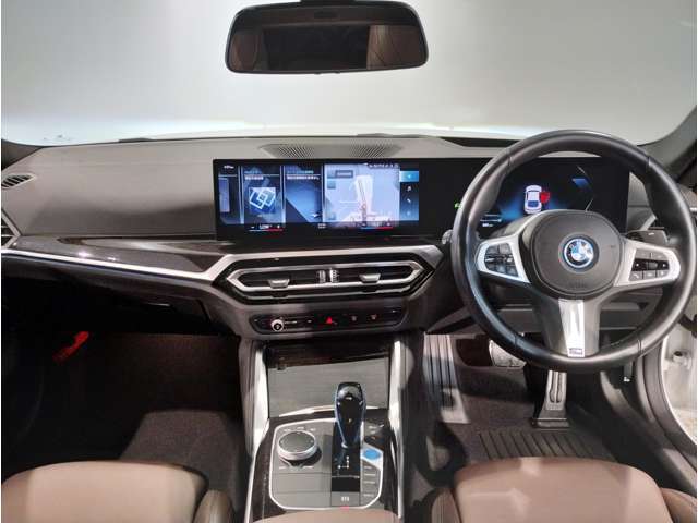 アウトバーンでの走行を見据えたBMWのブレーキシステムはもしもの時にもいち早くマシンを停止してくれます。
