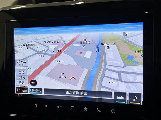 【純正ナビ】一体感のあるナビは、高級感ある車内を演出してくれます。Bluetooth再生などオーディオ機能も充実しておりますので、運転もより楽しめます♪