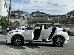 安心の全車保証付き！（※部分保証、国産車は納車後3ヶ月、輸入車は納車後1ヶ月の保証期間となります）。その他長期保証(有償)もご用意しております！※長期保証を付帯できる車両には条件がございます。