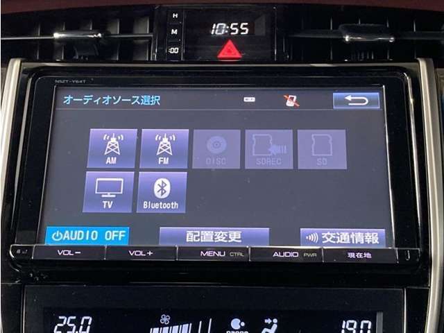 Bluetooth対応、CD/DVD再生機能付き。お好きな音楽を聴きながらのドライブは楽しいですよね～♪