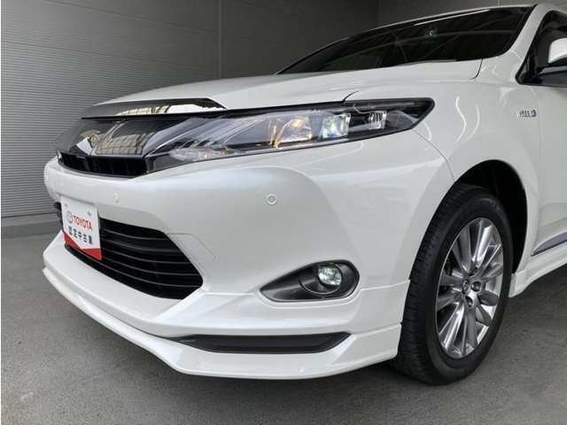 LEDヘッドランプです。十分な明るさを保ちつつも消費電力が少なく、バルブ寿命も長いのが特徴です。瞬時にMAXの光量を発揮するのもLEDならではです。