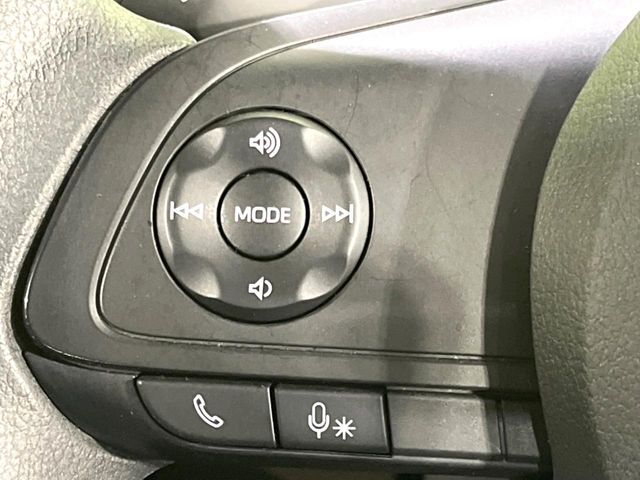 【ステアリングスイッチ】運転中、前方から目線をそらすことなく、オーディオ等の操作が可能な便利機能！安心＆快適なドライブを演出してくれます♪