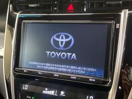 【純正9型SDナビ】ナビゲーション機能はもちろん、多彩なメディアを大画面でお楽しみいただけます。フルセグTV、ミュージックサーバー、Bluetooth接続CD・DVD再生も可能！