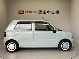 車両右側面からの写真になります。車をご覧になりたい時はお気軽に最寄りの店舗へご相談下さい。