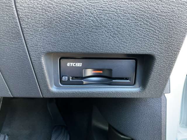 ETC装備！高速等、有料道路の料金所はもちろん話題のスマートICもスムーズに通過でき♪カードがあればご納車日当日からお使い頂けますよ♪