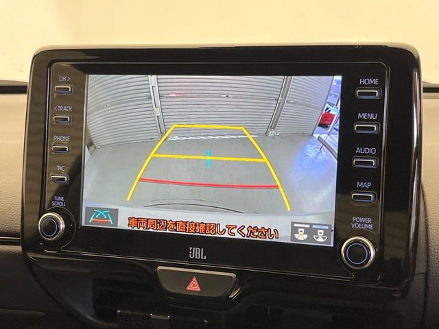 【バックカメラ】駐車時に後方がリアルタイム映像で確認できます。大型商業施設や立体駐車場での駐車時や、夜間のバック時に大活躍！運転スキルに関わらず、今や必須となった装備のひとつです！