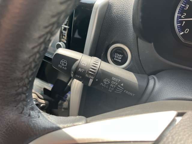 納車時は多項目を細部まで点検・整備します。資格を持ったプロのスタッフがお待ちしております。