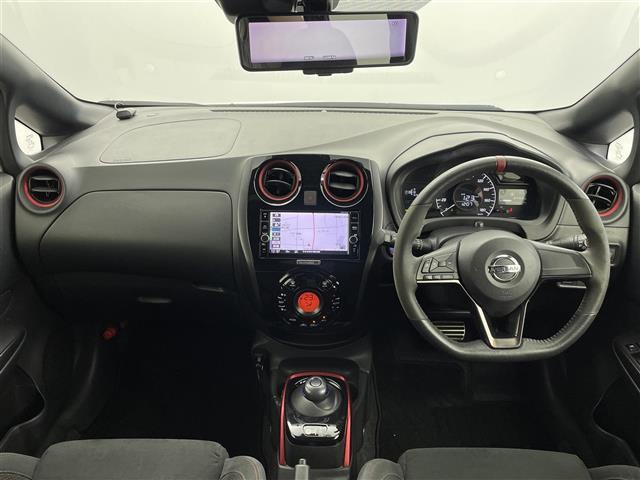 【インパネ全体】全方位で視界が広く、高い目線で運転もしやすいです！