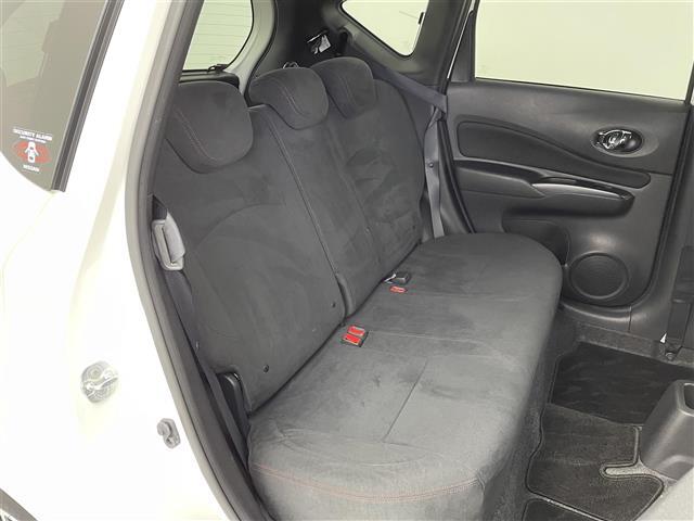 【後部座席】後席もゆったりドライブを楽しめます。ガリバーでご購入いただきましたら、内外装はプロこだわりのクリーニングで清潔なおクルマでご納車させていただきます！店舗での現車確認も承っています！