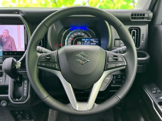 WECARSの展示場では実際に見て、触ってお車をお選びいただけます！知識の豊富な営業スタッフが様々なカーライフをご提案いたします！