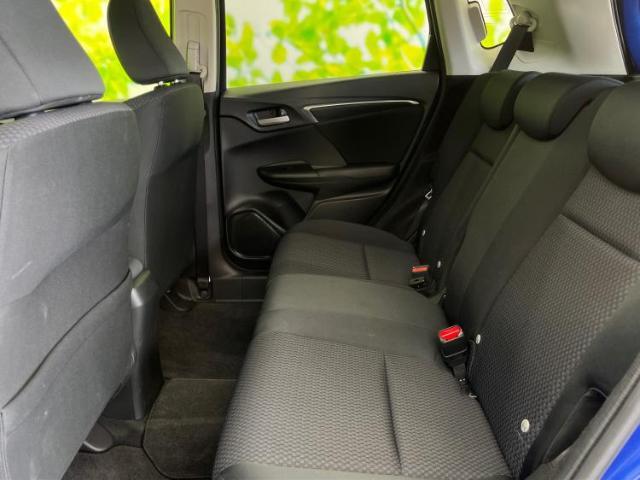 WECARSでは各商談席に大型モニターをご用意しております！見やすい大画面でゆったりと全国の在庫をご覧いただけます！是非ご来店お待ちしております！